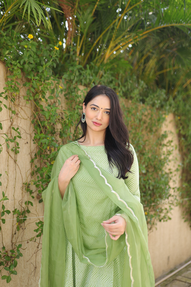 Hara Bandhej anarkali set