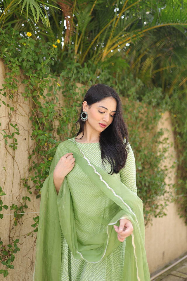 Hara Bandhej anarkali set