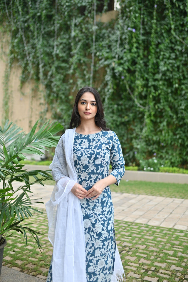 Amrita Aasma Suit Set