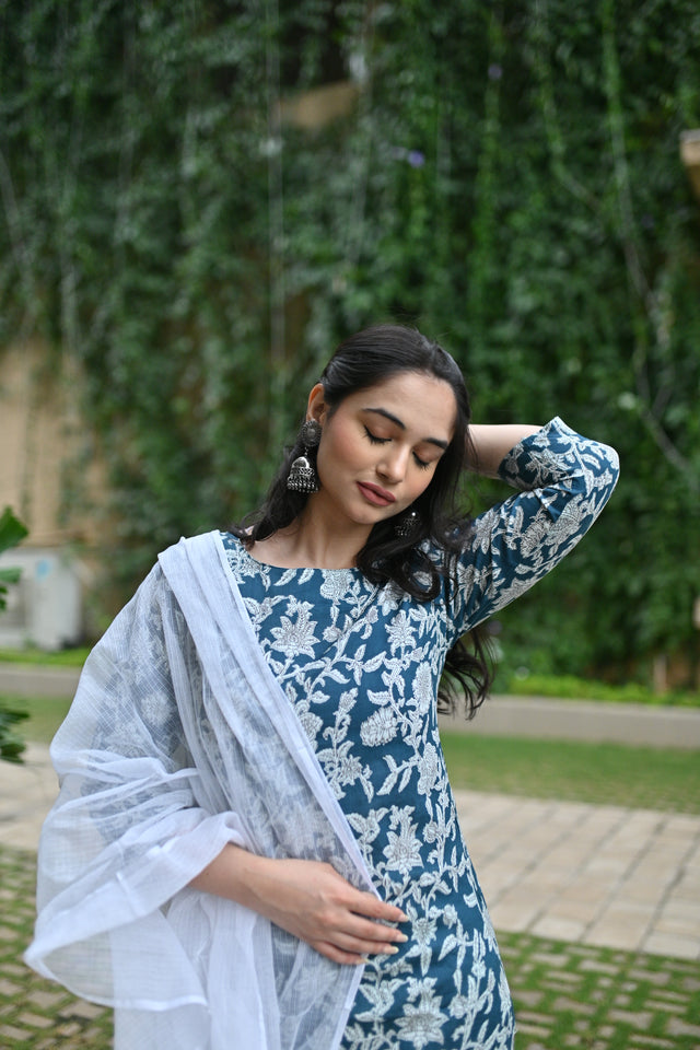 Amrita Aasma Suit Set