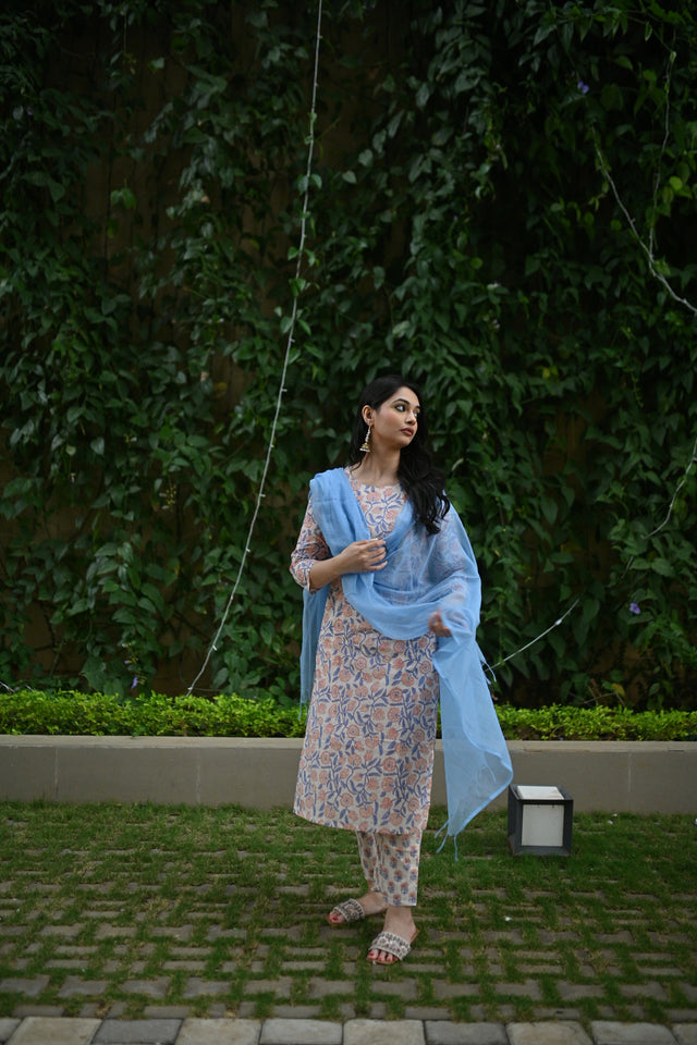 Amrita Saundarya Suit Set