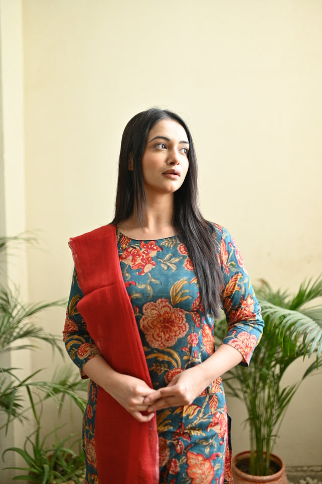 Amrita Priyam Suit Set