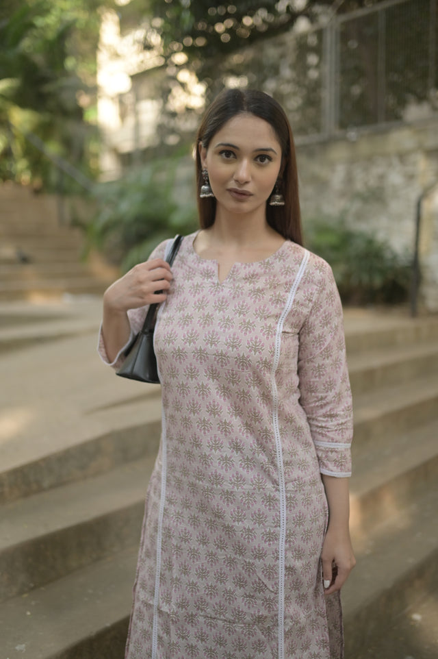Tara Chhavi Kurta
