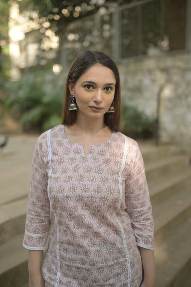 Tara Chhavi Kurta