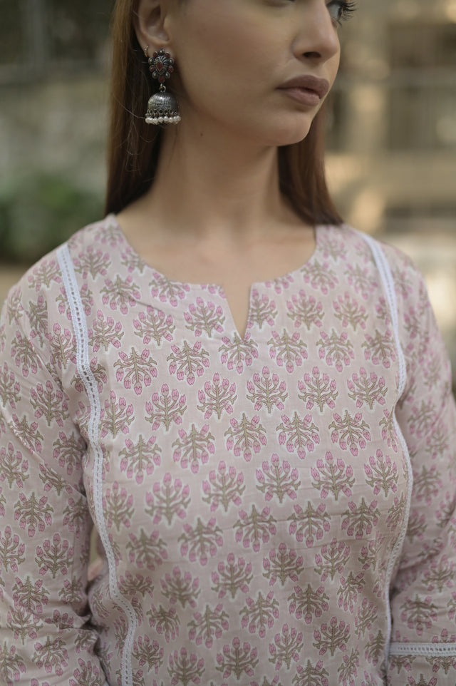 Tara Chhavi Kurta