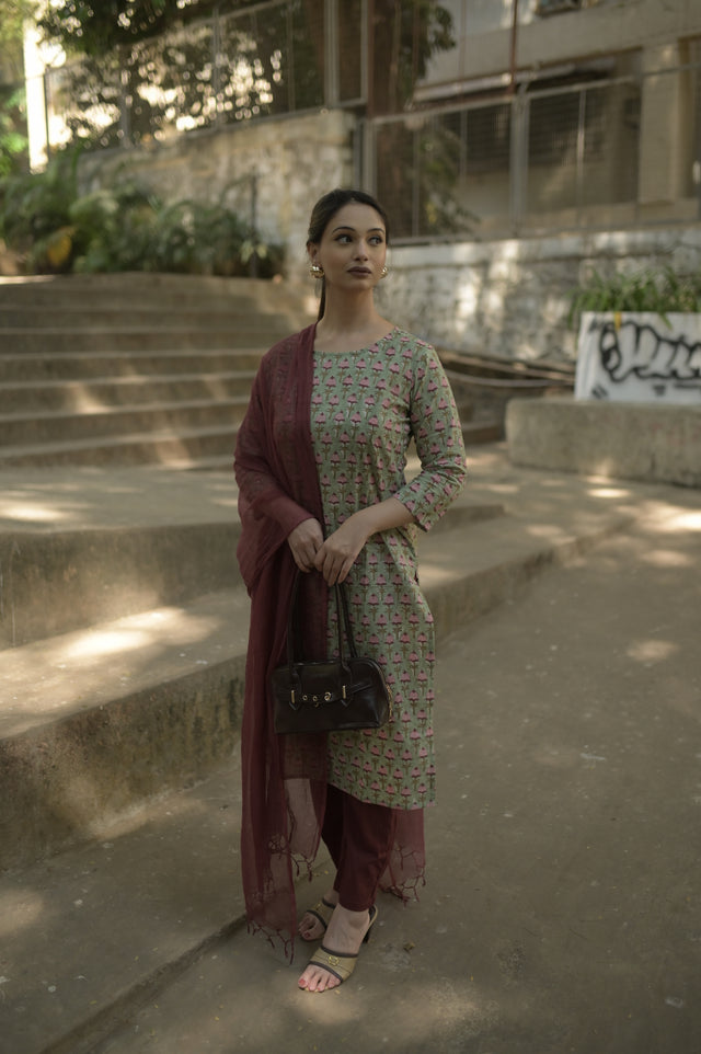 Amrita Falak Suit Set