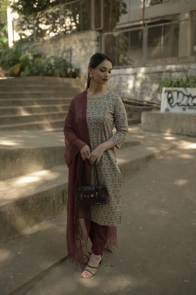 Amrita Falak Suit Set