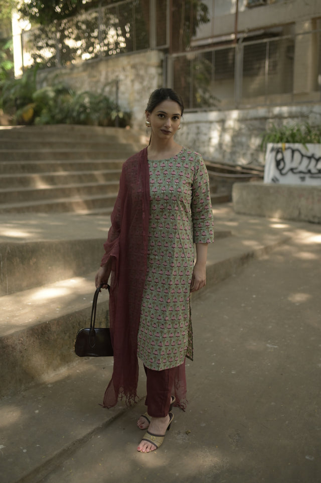 Amrita Falak Suit Set