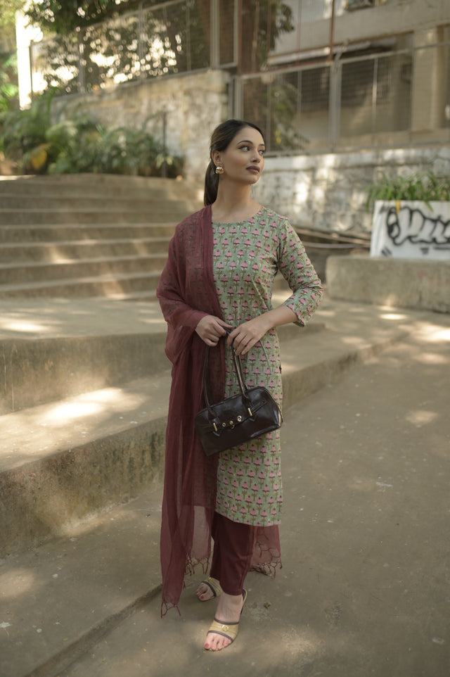 Amrita Falak Suit Set