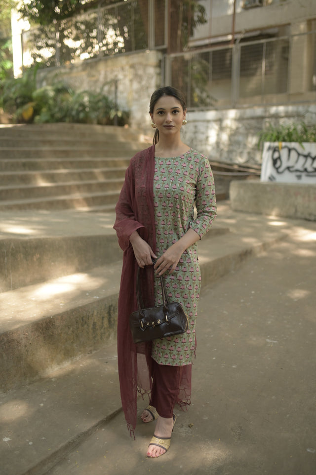 Amrita Falak Suit Set