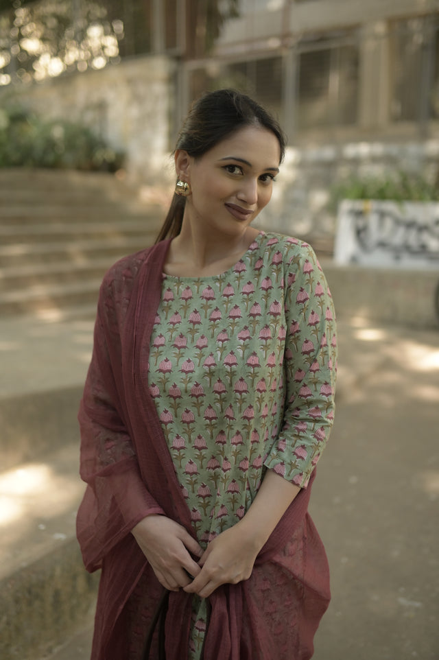 Amrita Falak Suit Set