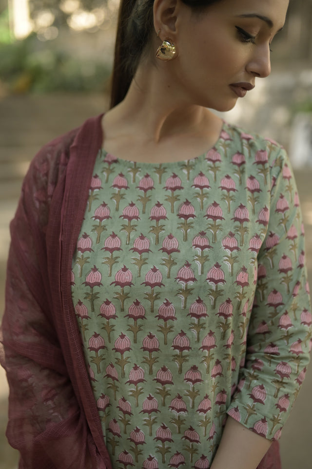 Amrita Falak Suit Set