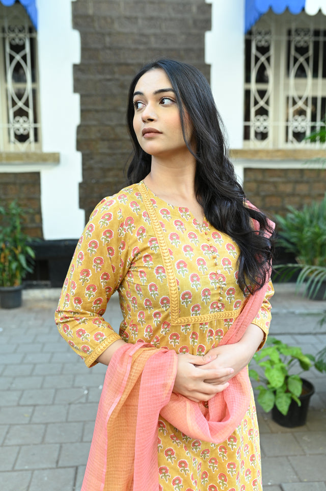 Kamal Surkh Suit Set