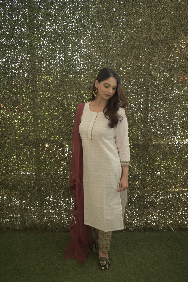 Noora Falak Suit Set