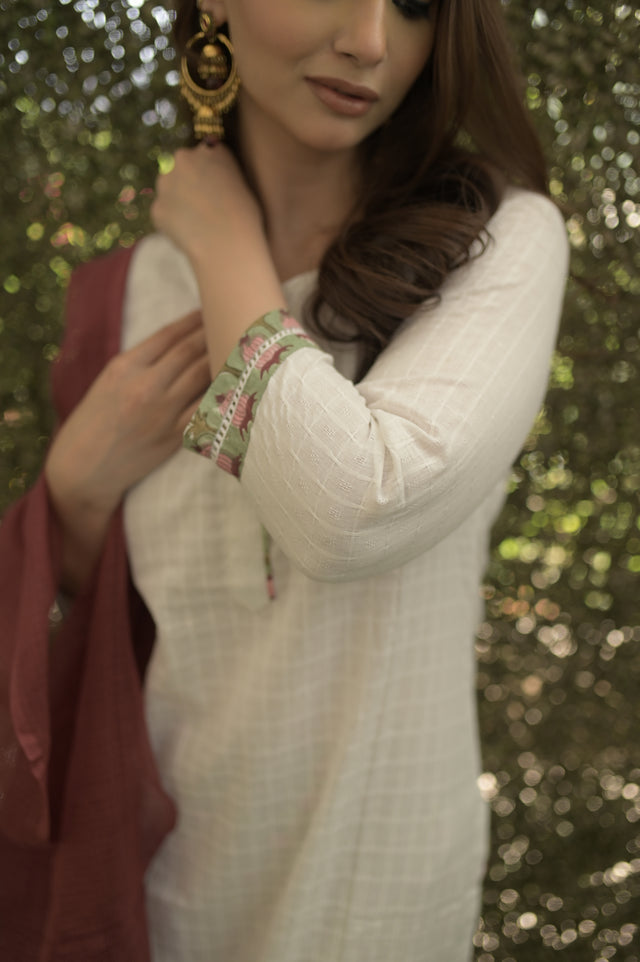 Noora Falak Suit Set