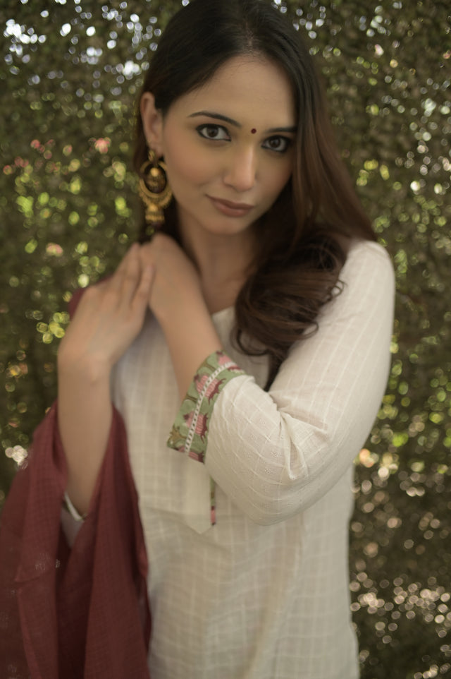 Noora Falak Suit Set