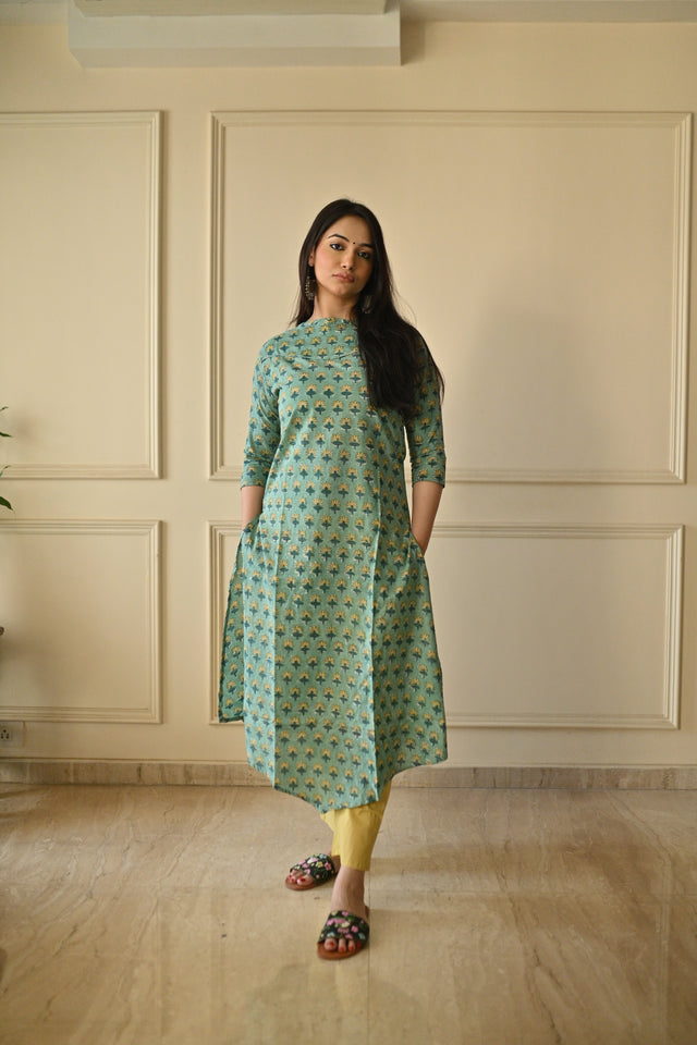 Naaya Olive Kurta Set