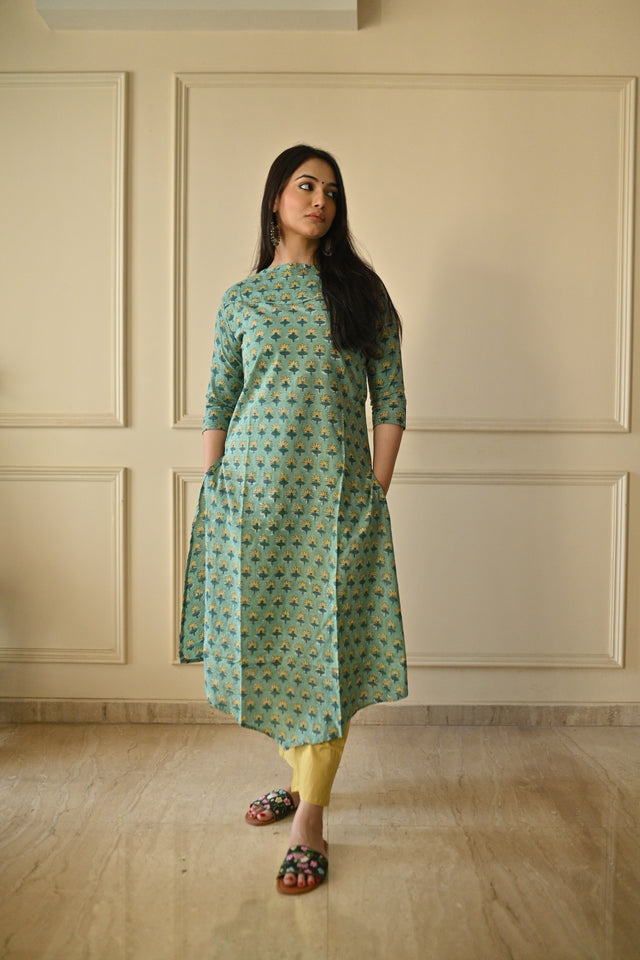 Naaya Olive Kurta Set