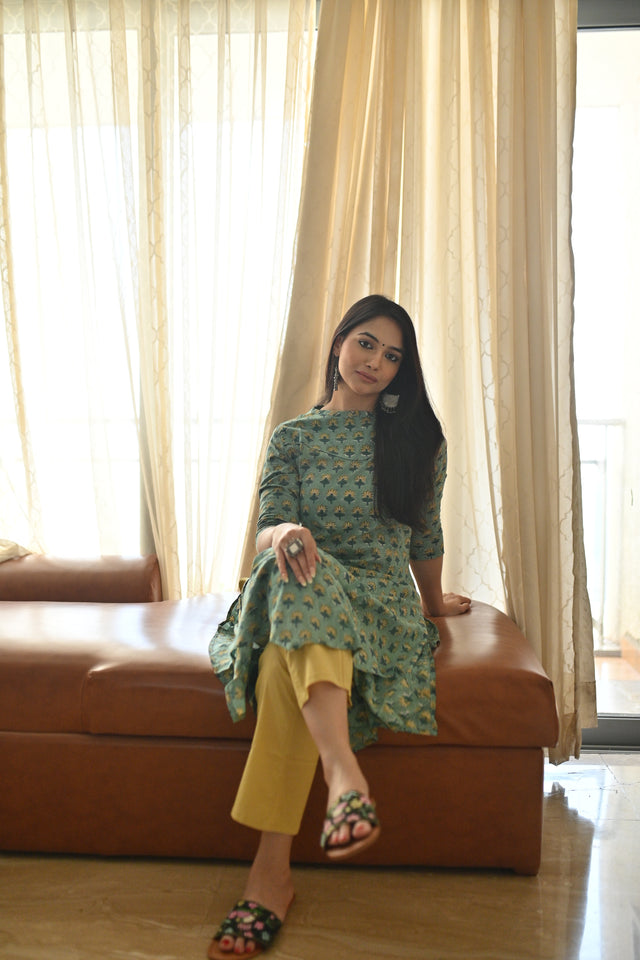 Naaya Olive Kurta Set