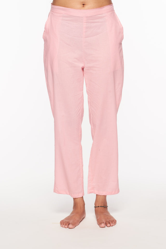 Attention to Detail in Crafting this Elegant Kurta Set