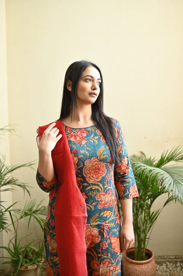 Amrita Priyam Suit Set