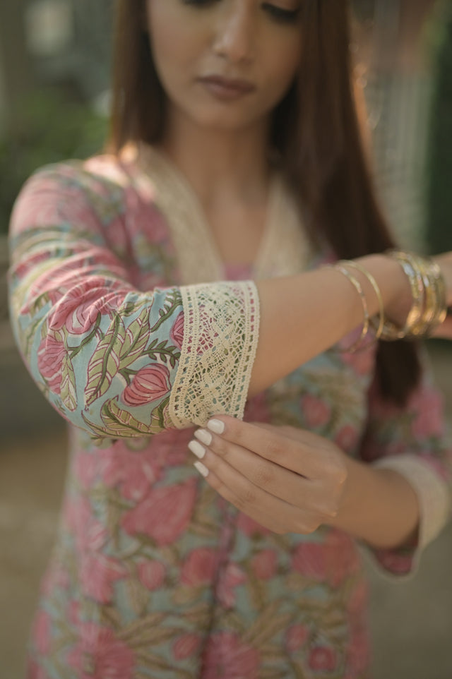 Aruna Rosa Kurta